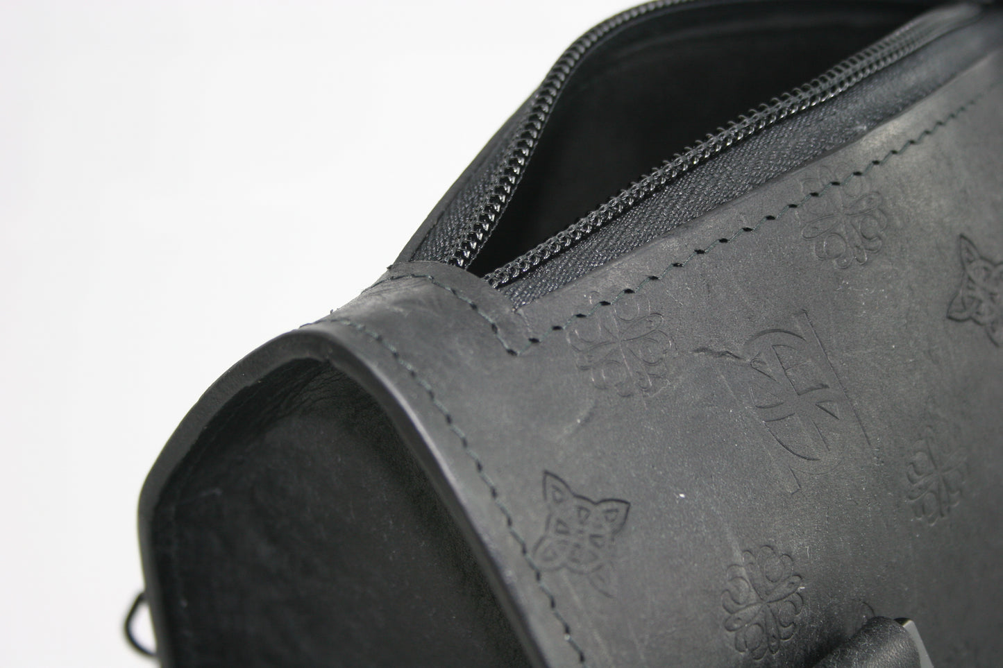 Micro Trunk Bag
